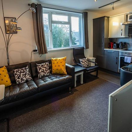 Newly Renovated Ideally Situated 2 Bedroom Flat 伯恩茅斯 外观 照片