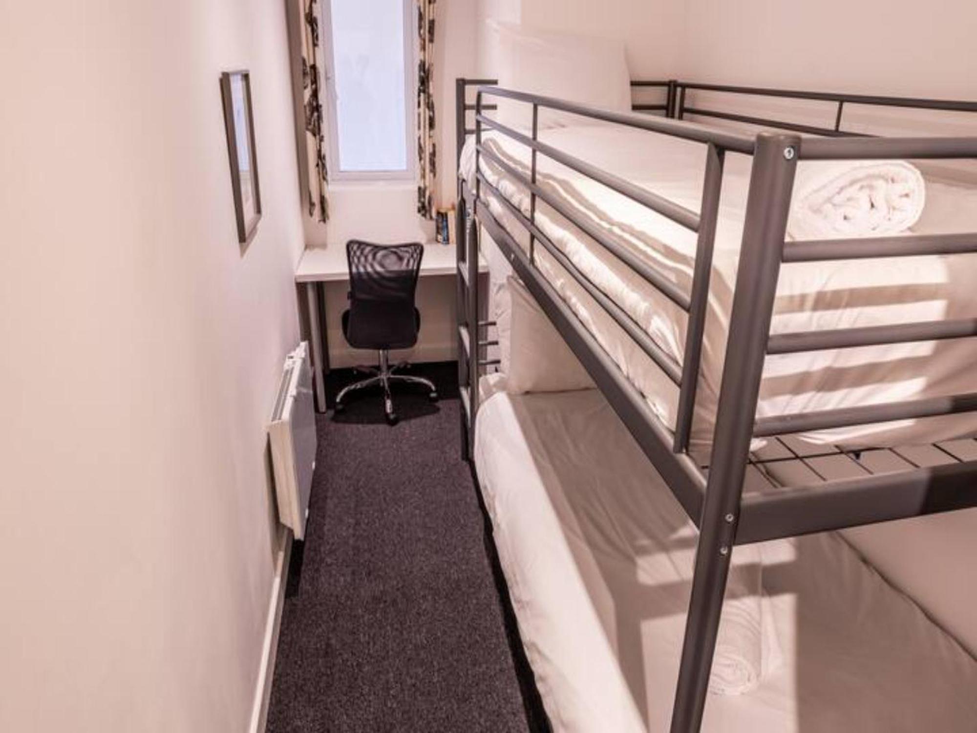 Newly Renovated Ideally Situated 2 Bedroom Flat 伯恩茅斯 外观 照片
