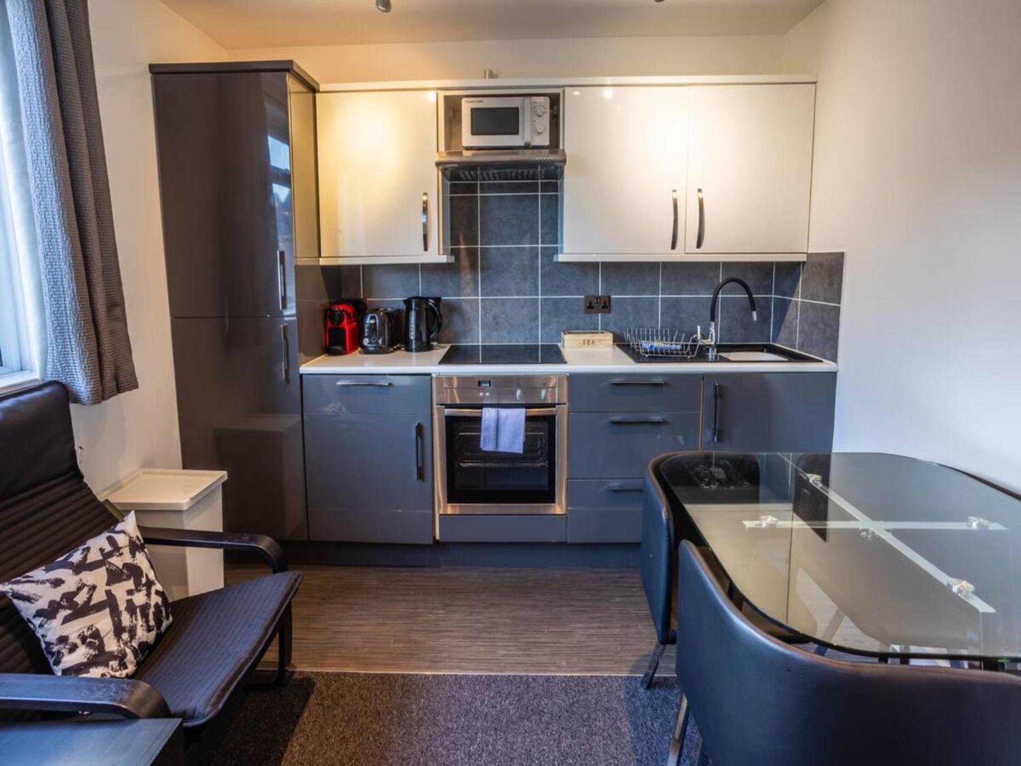 Newly Renovated Ideally Situated 2 Bedroom Flat 伯恩茅斯 外观 照片