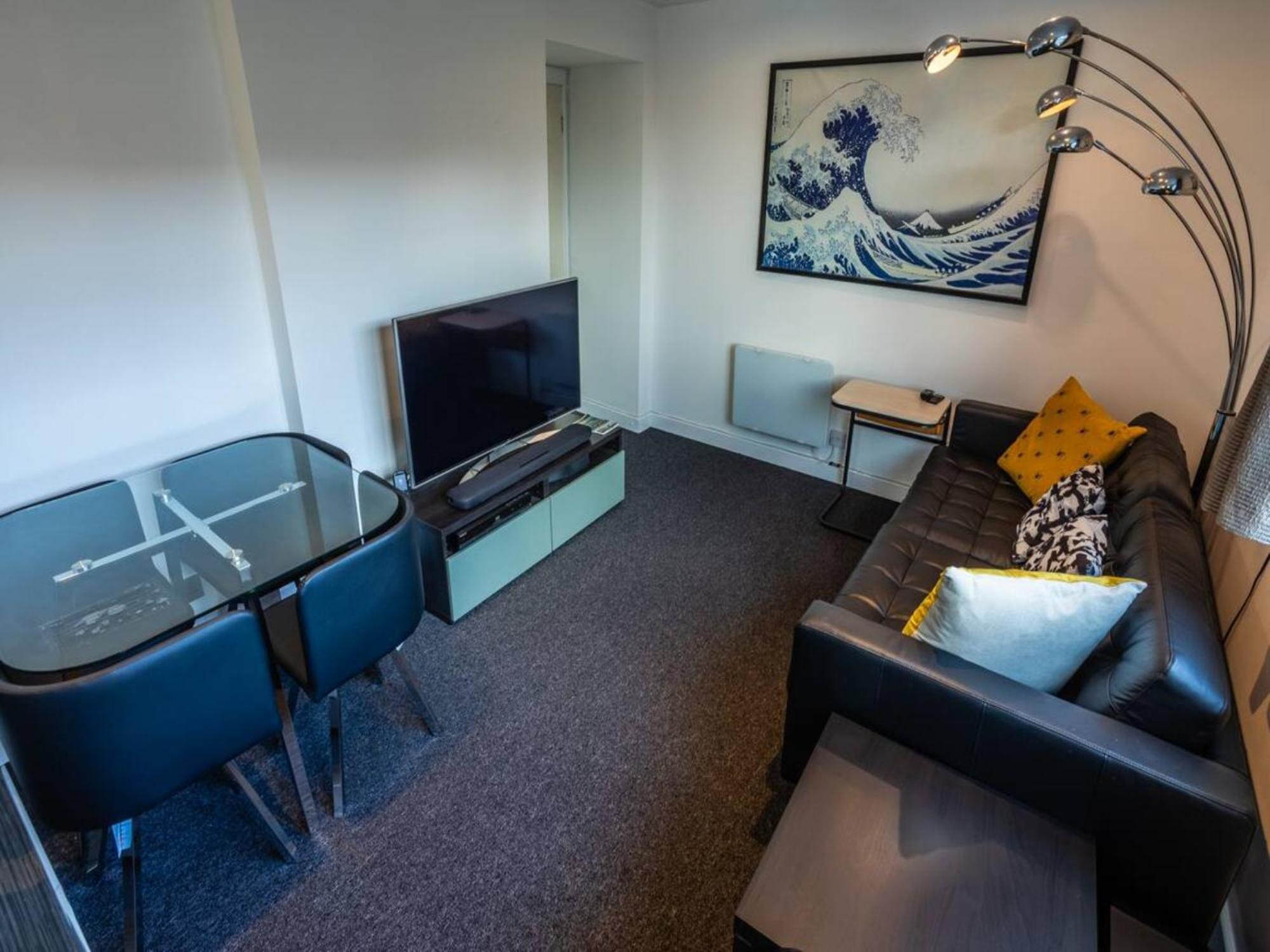 Newly Renovated Ideally Situated 2 Bedroom Flat 伯恩茅斯 外观 照片
