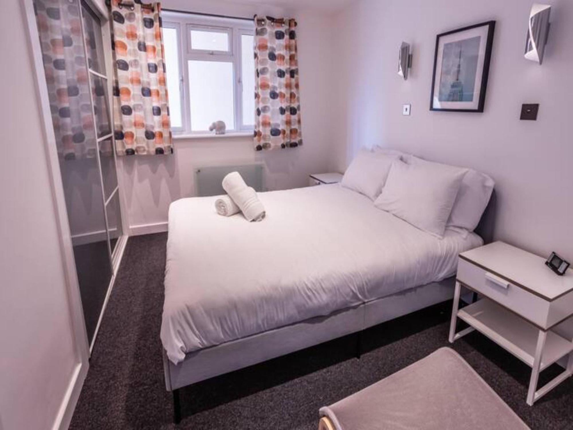 Newly Renovated Ideally Situated 2 Bedroom Flat 伯恩茅斯 外观 照片