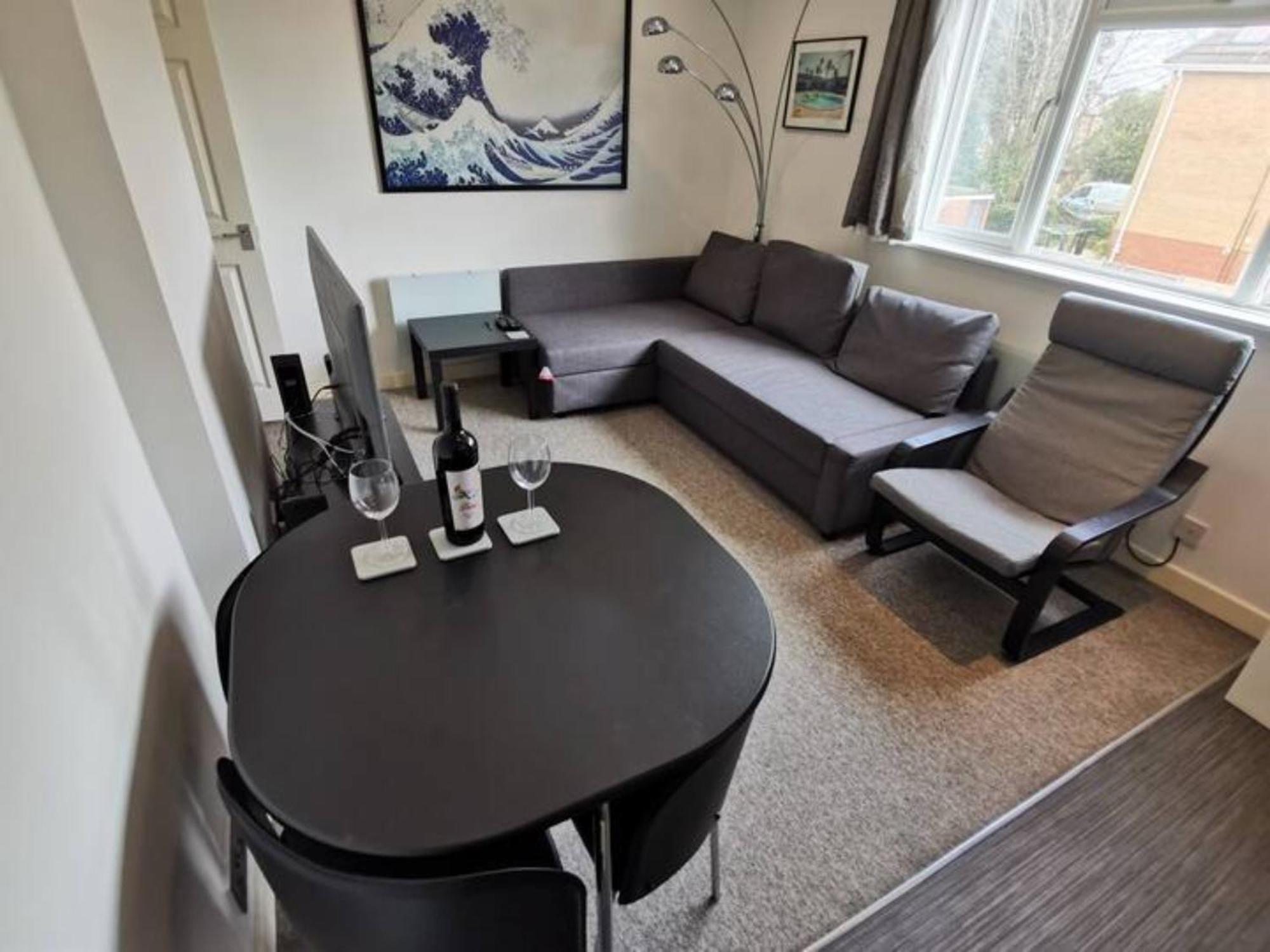Newly Renovated Ideally Situated 2 Bedroom Flat 伯恩茅斯 外观 照片