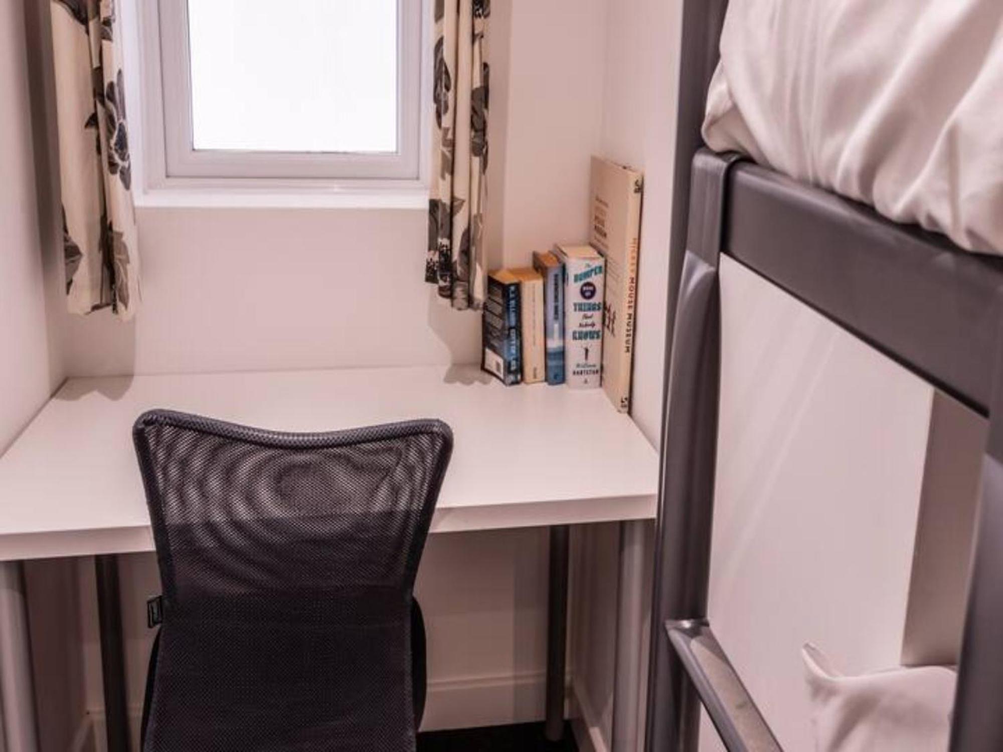 Newly Renovated Ideally Situated 2 Bedroom Flat 伯恩茅斯 外观 照片